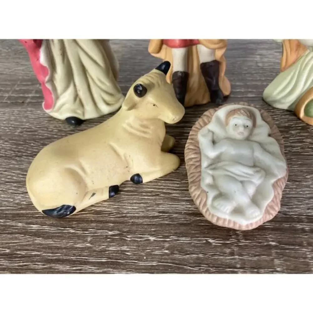 Mid Century Nativity Set Japan Ceramic 6‎ Piece Hand Painted Pastel Christmas